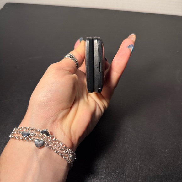 LG Classic Black Flip Phone - Verizon with charger - Picture 7 of 11